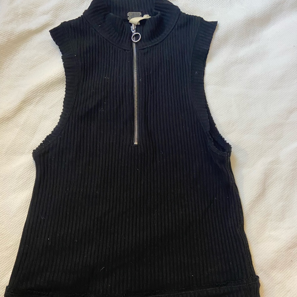 Free people Sleeveless top with front zipper black